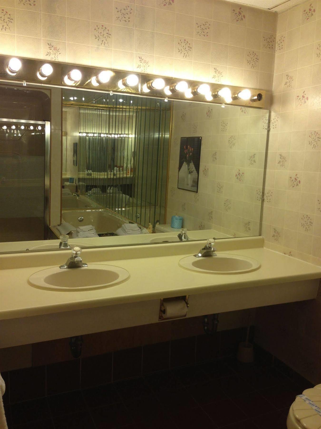 Niagara Parkway Court Motel ภายนอก รูปภาพ